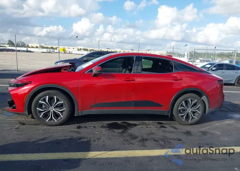 2024 Toyota Crown Xle z USA, uszkodzony, nr VIN JTDAAAAF2R3019977